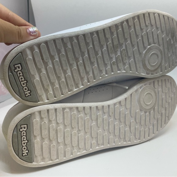 Hardly Worn Women's Reebok White Princess Tennis Shoes size 10 - Picture 4 of 4